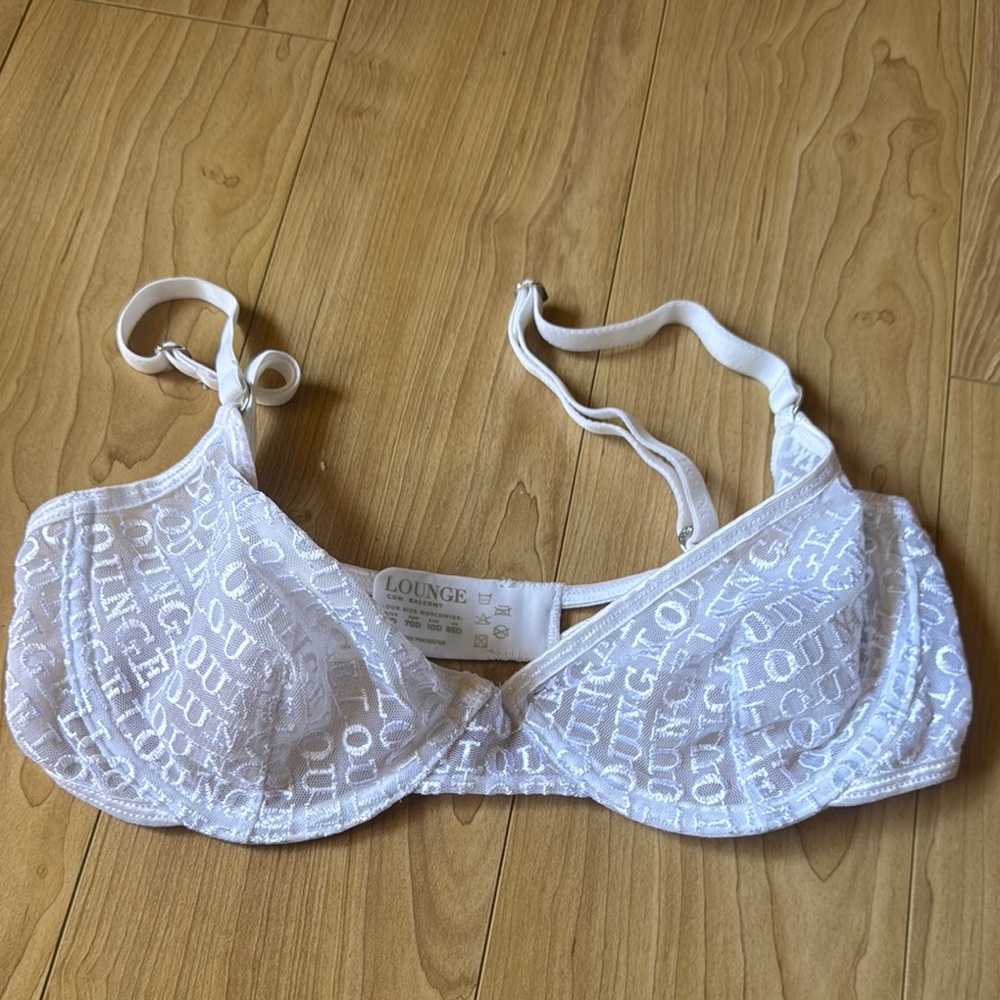 Lounge Con Balcony Bra